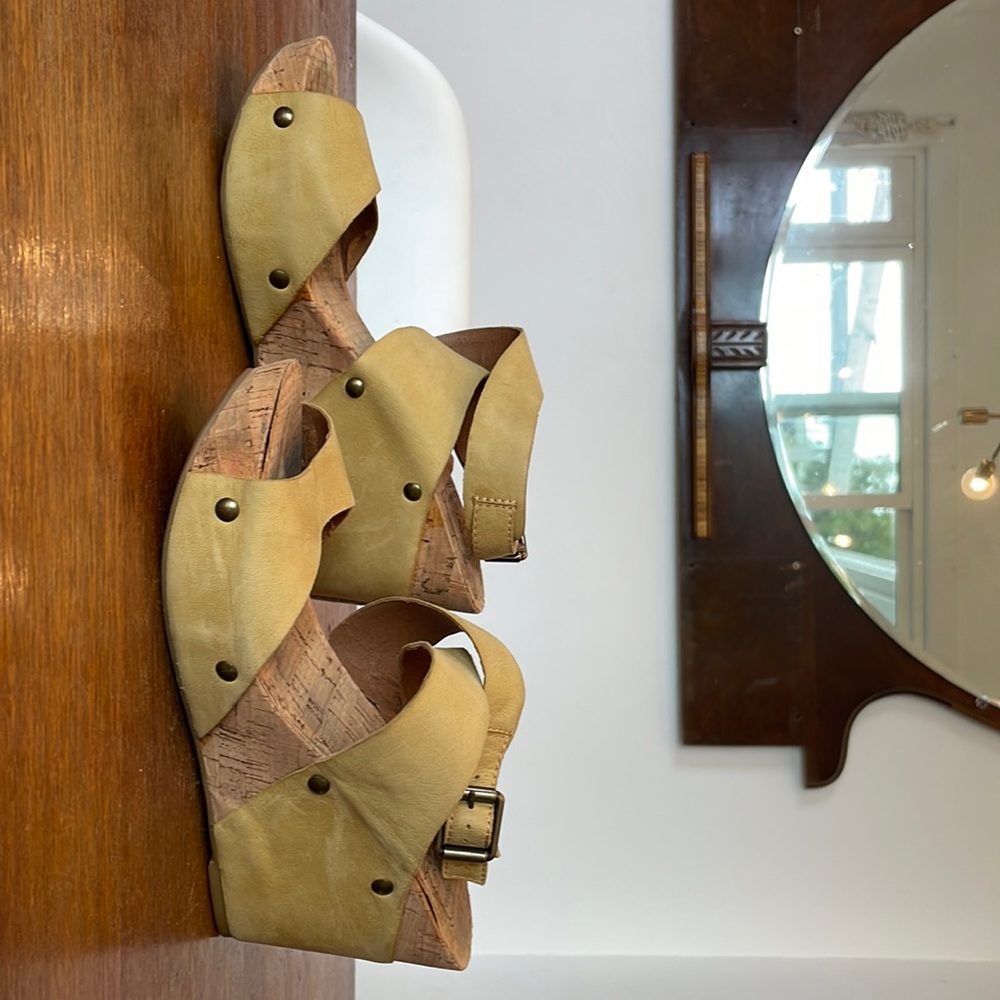 Lucky Brand Moran Platform Wedges Size 7.5 Cork Mustard Yellow